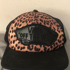 Vans Women’s Snap Back Hats!